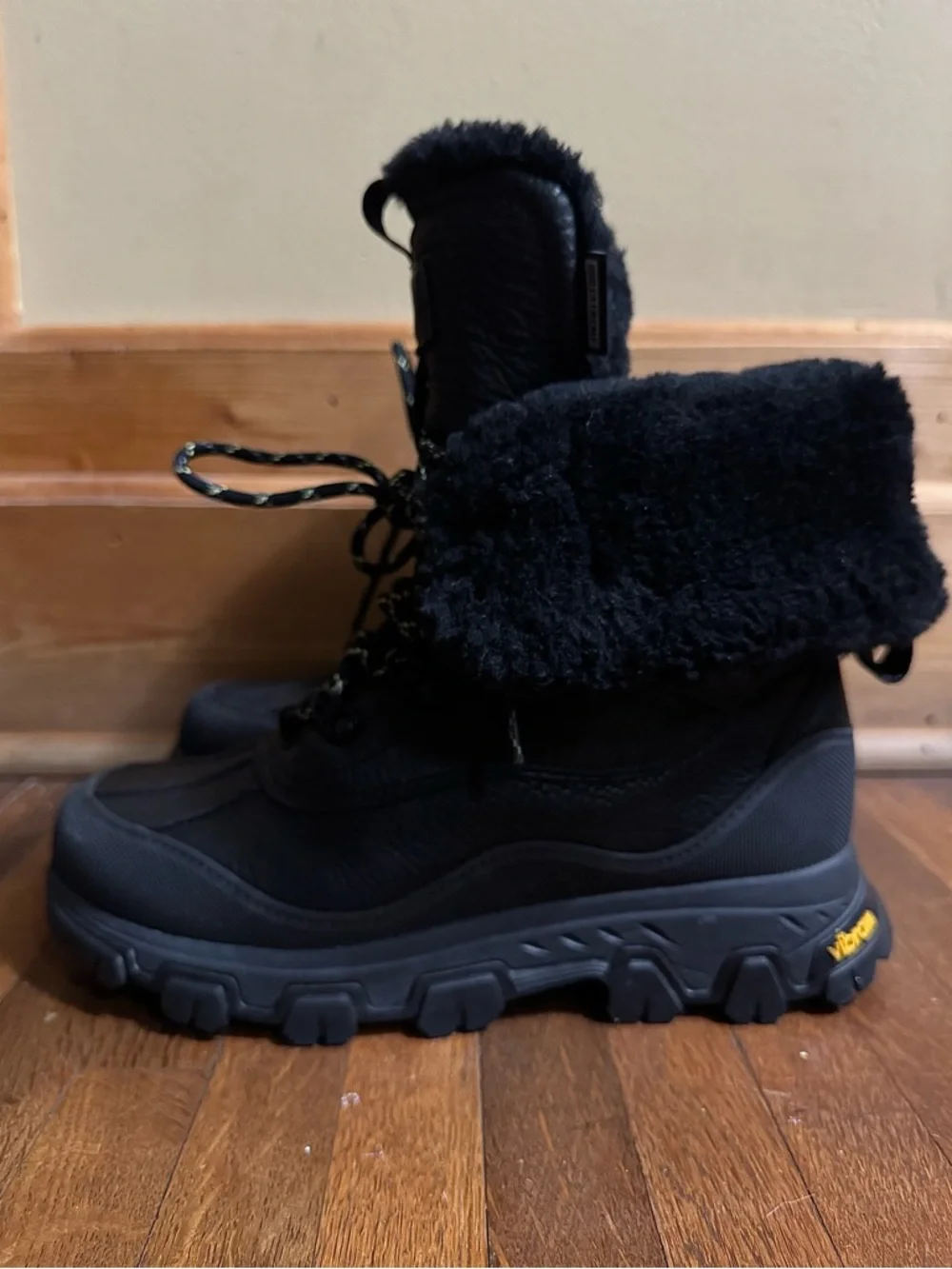 UGG waterproof women’s black boots size 7.5 brand new